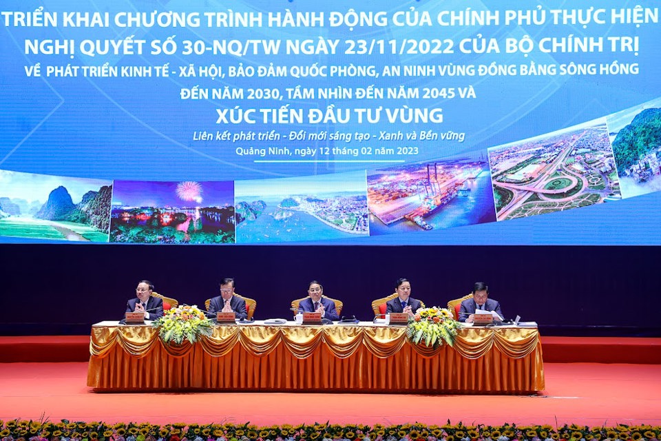 Thủ tướng Phạm Minh Ch&iacute;nh chủ tr&igrave; Hội nghị triển khai Chương tr&igrave;nh h&agrave;nh động của Ch&iacute;nh phủ về ph&aacute;t triển v&ugrave;ng Đồng bằng s&ocirc;ng Hồng. Ảnh: TTXVN