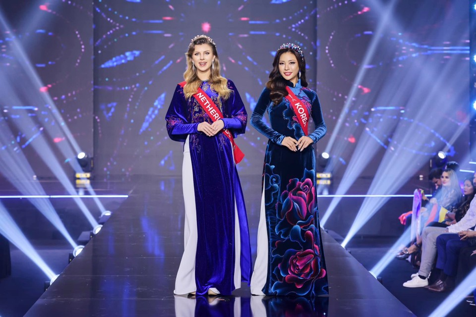 Mãn nhãn phần trình diễn áo dài Việt Nam của các người đẹp  Miss Charm 2023 - Ảnh 12