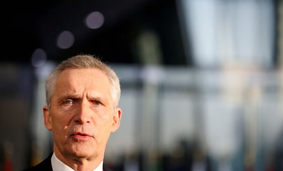 Tổng thư k&yacute; NATO Jens Stoltenberg ph&aacute;t biểu tại cuộc họp của c&aacute;c bộ trưởng quốc ph&ograve;ng NATO tại trụ sở của Li&ecirc;n minh ở Brussels, Bỉ, ng&agrave;y 14/2. Ảnh: Reuters