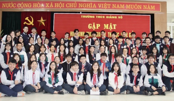 Đội tuyển thi học sinh giỏi thành phố lớp 9 của trường THCS Giảng Võ, quận Ba Đình