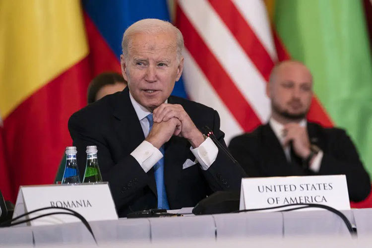 Tổng thống Mỹ Joe Biden tại cuộc gặp với c&aacute;c nh&agrave; l&atilde;nh đạo Nh&oacute;m Bucharest 9 tại thủ đ&ocirc; Warsaw (Ba Lan). Ảnh: AP