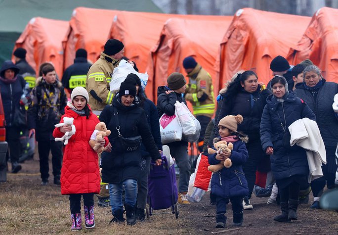 Xung đột Nga-Ukraine buộc hơn 8 triệu d&acirc;n Ukraine tị nạn tr&ecirc;n khắp ch&acirc;u &Acirc;u. Ảnh: Reuters