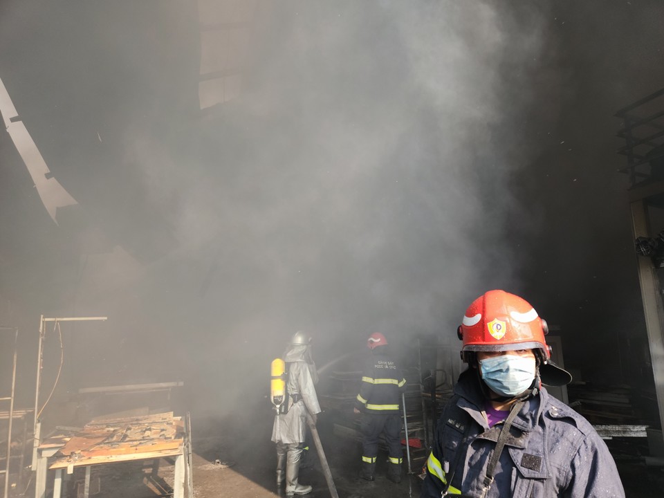 Hà Nội: Cháy nhà xưởng rộng 1.500m2 ở Cụm công nghiệp Thanh Oai - Ảnh 5