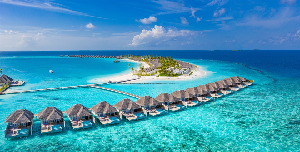 Maldives rộng cửa đ&oacute;n du kh&aacute;ch to&agrave;n thế giới với ch&iacute;nh s&aacute;ch visa v&ocirc; c&ugrave;ng th&ocirc;ng tho&aacute;ng. Ảnh: Shutterstock