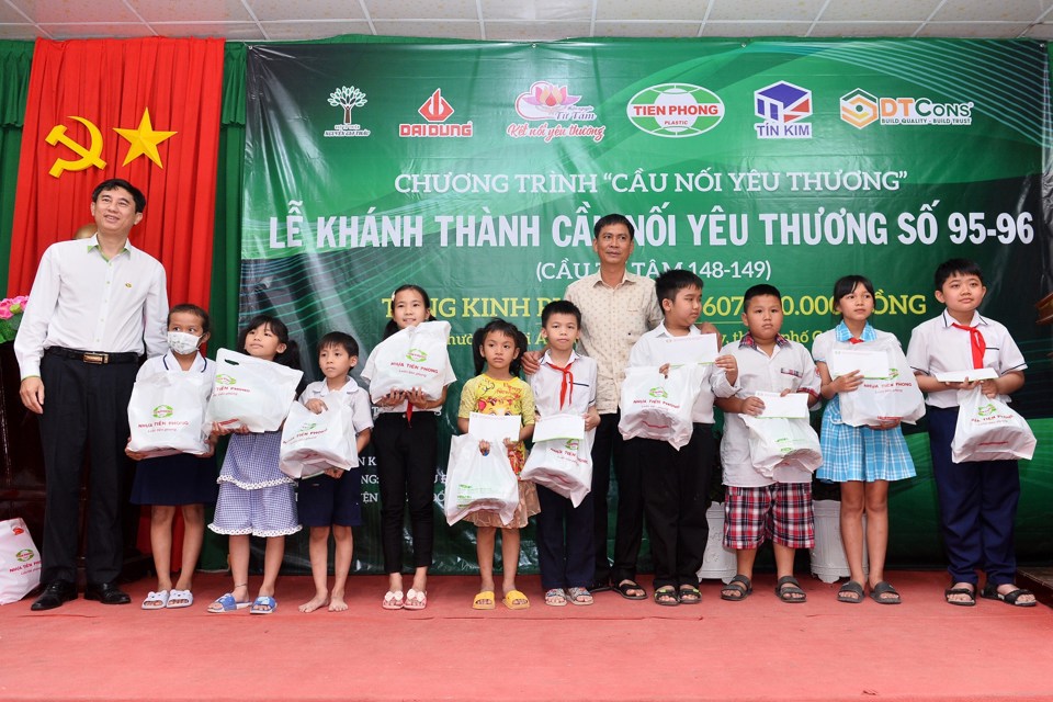 Nhựa Tiền Phong khánh thành cầu nối yêu thương hơn 4 tỷ đồng tại Vĩnh Long  - Ảnh 3