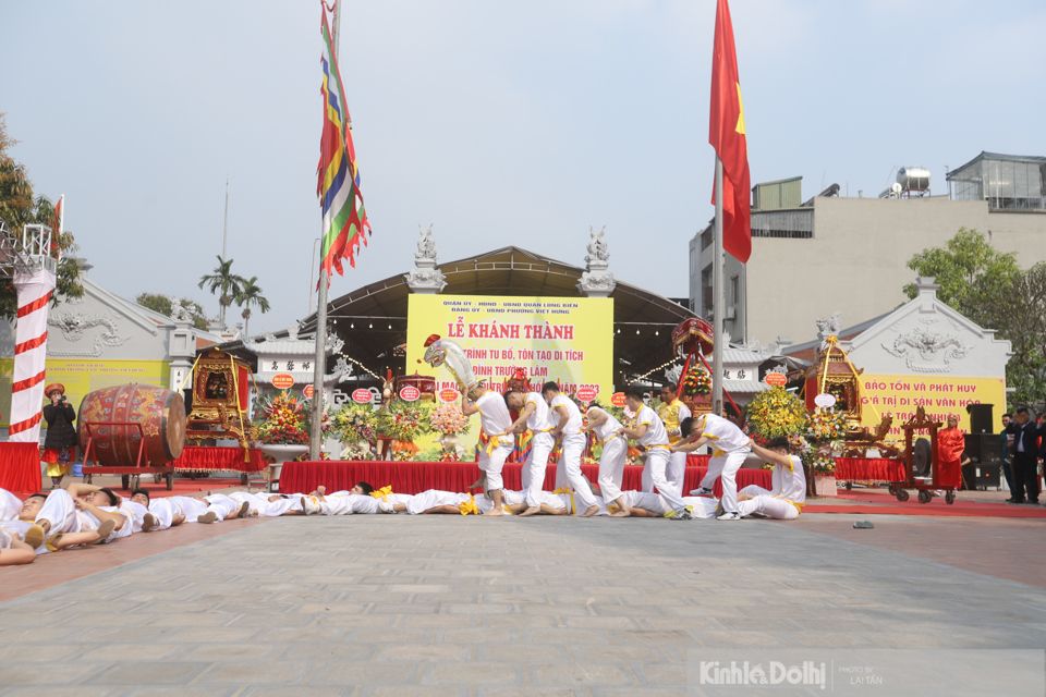 [Ảnh] 15 thanh niên chưa vợ hồ hởi tái hiện nghi lễ múa cổ- lột rắn - Ảnh 1