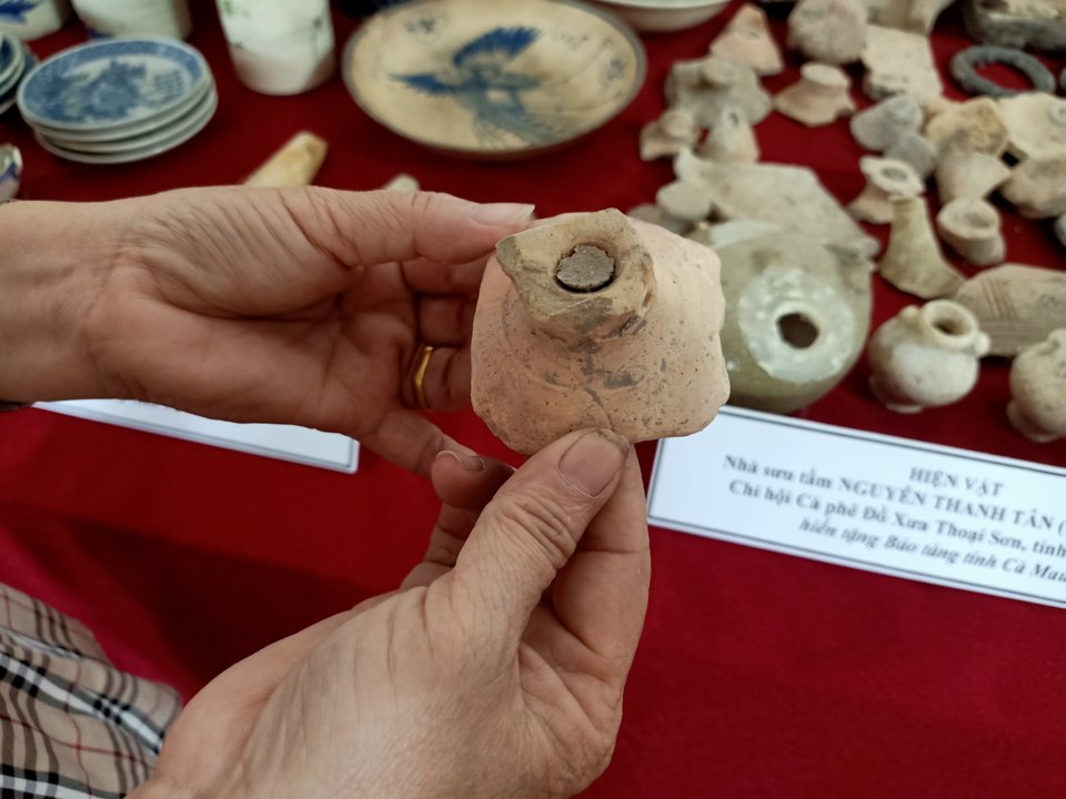 Thăng trầm vùng đất Nam Bộ xưa qua trưng bày cổ vật ở Cà Mau - Ảnh 4