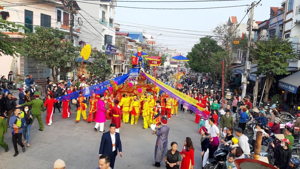 Khai hội&nbsp;đền Quan Lớn Tuần Tranh. Ảnh Minh Phương