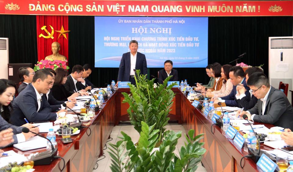 Phó Chủ tịch UBND TP Hà Nội Nguyễn Mạnh Quyền phát biểu tại hội nghị. Ảnh: Hoài Nam