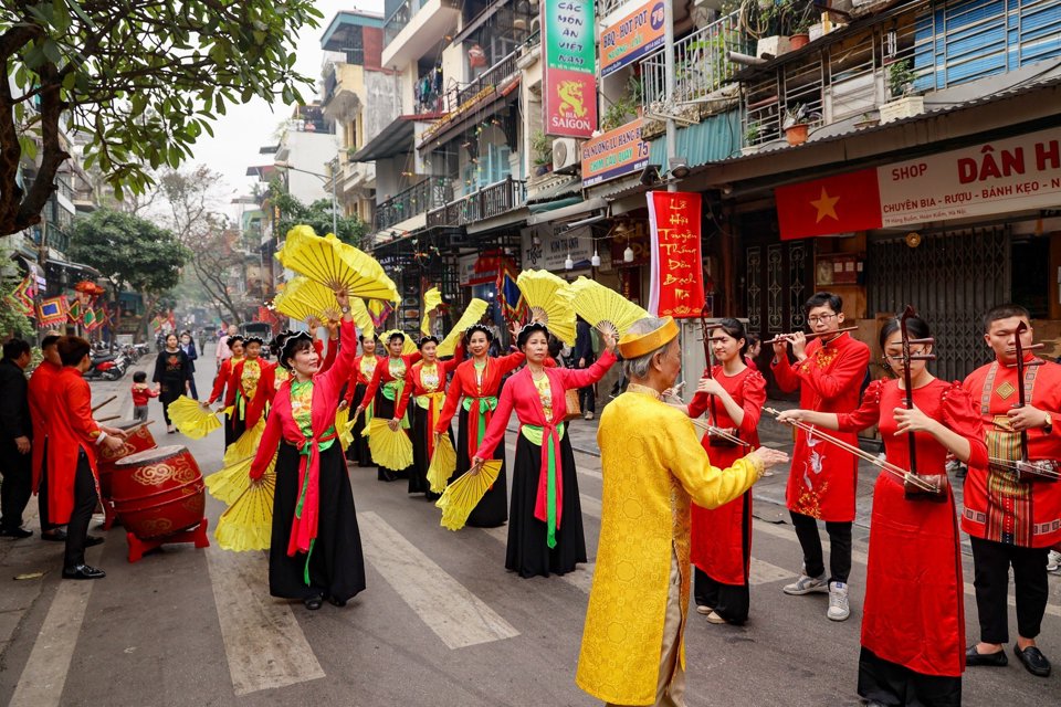 Quận Hoàn Kiếm: Khai mạc Lễ hội truyền thống Đền Bạch Mã - Ảnh 3