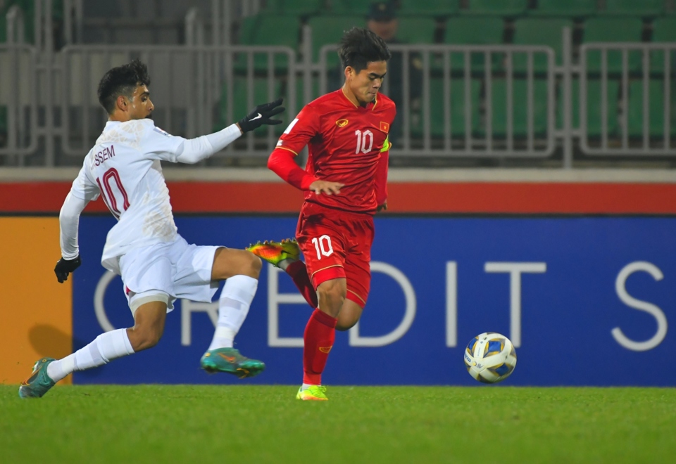U20 Việt Nam chơi ngang ngửa với U20 Qatar v&agrave; tạo ra nhiều cơ hội nguy hiểm. Ảnh: AFC.
