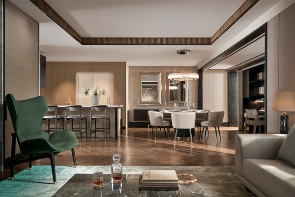 Ph&ograve;ng kh&aacute;ch của căn hộ mẫu The Ritz-Carlton Residences, Hanoi. Ảnh: Masterise Homes