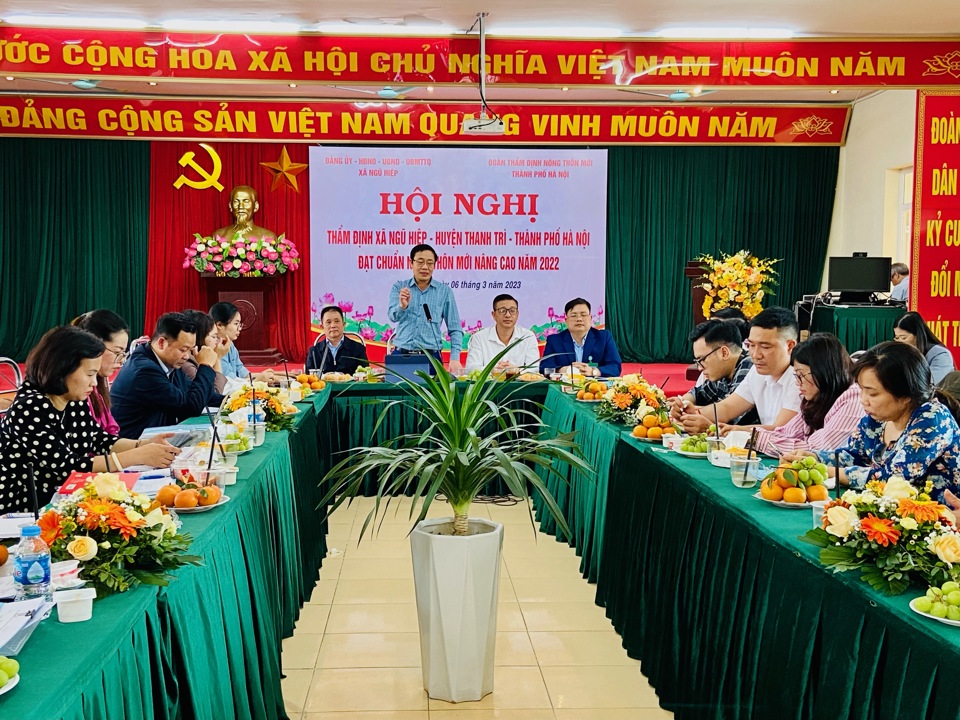 Ph&oacute; Ch&aacute;nh Văn ph&ograve;ng chuy&ecirc;n tr&aacute;ch Văn ph&ograve;ng điều phối x&acirc;y dựng NTM TP H&agrave; Nội Ngọ Văn Ng&ocirc;n ph&aacute;t biểu tại buổi thẩm định.