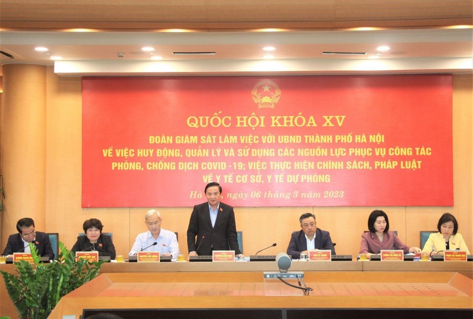 Ph&oacute; Chủ tịch Quốc hội Nguyễn Khắc Định ph&aacute;t biểu tại buổi l&agrave;m việc.