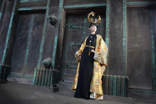 Thiết kế trang phục kimono của nh&agrave; tạo mẫu Nhật Bản Kobayashi Eiko (nguồn: Be-Japon)