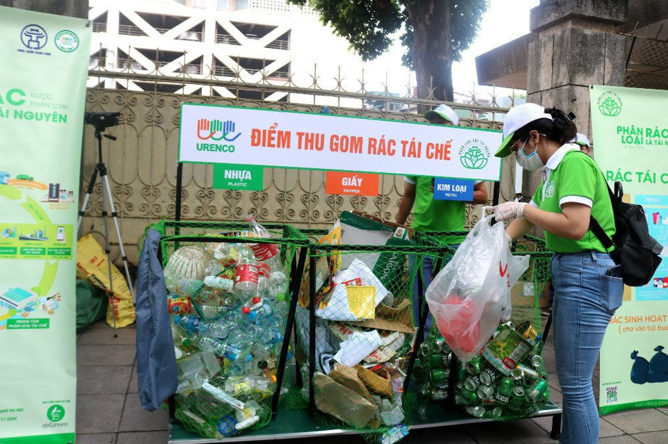 Điểm thu gom rác tái chế tại phường Phan Chu Trinh, quận Hoàn Kiếm, TP Hà Nội. Ảnh: Lam Thanh