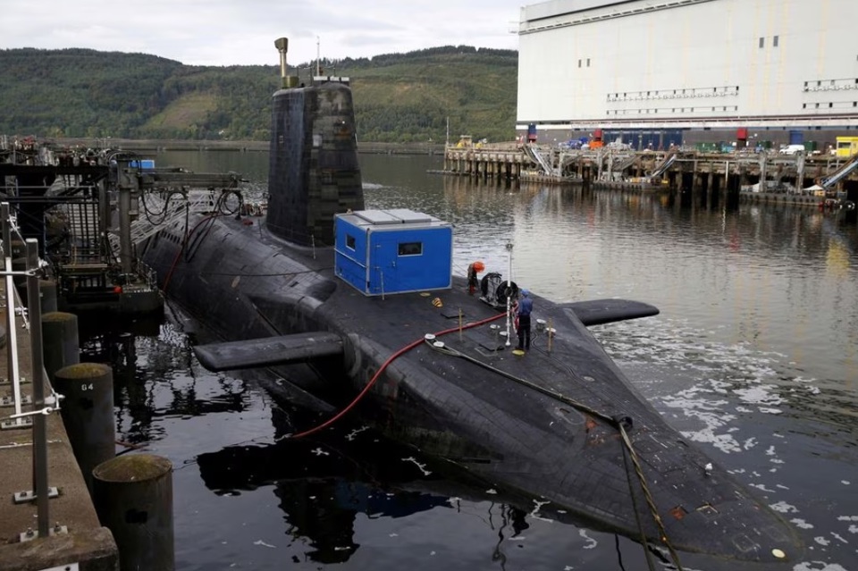 Một t&agrave;u ngầm hạt nh&acirc;n tại căn cứ t&agrave;u ngầm của Hải qu&acirc;n Ho&agrave;ng gia ở Faslane, Scotland, Anh ng&agrave;y 31/8/2015. Ảnh: Reuters