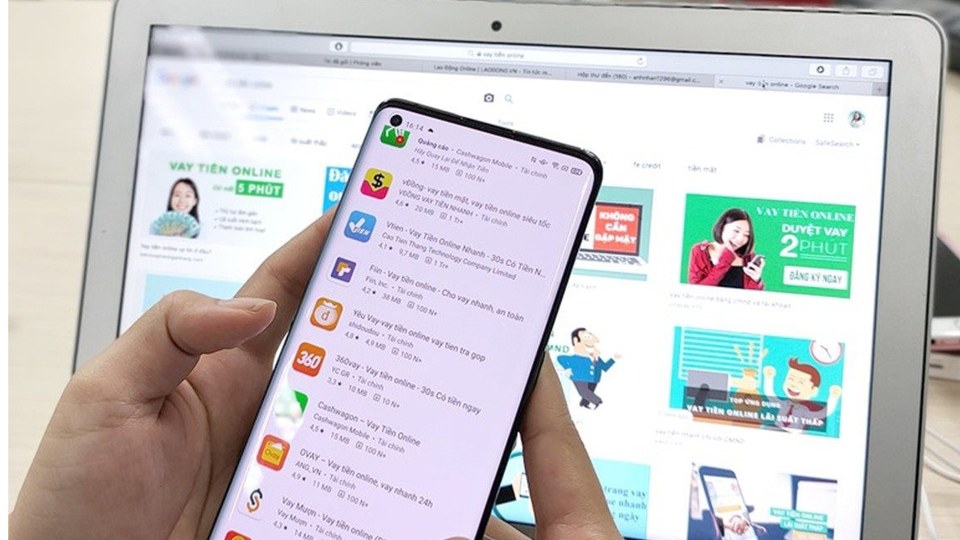 Vay tiền qua app với những chi&ecirc;u tr&ograve; khiến người nhẹ dạ phải đối mặt nhiều hệ lụy. Ảnh: Nguyễn Phượng