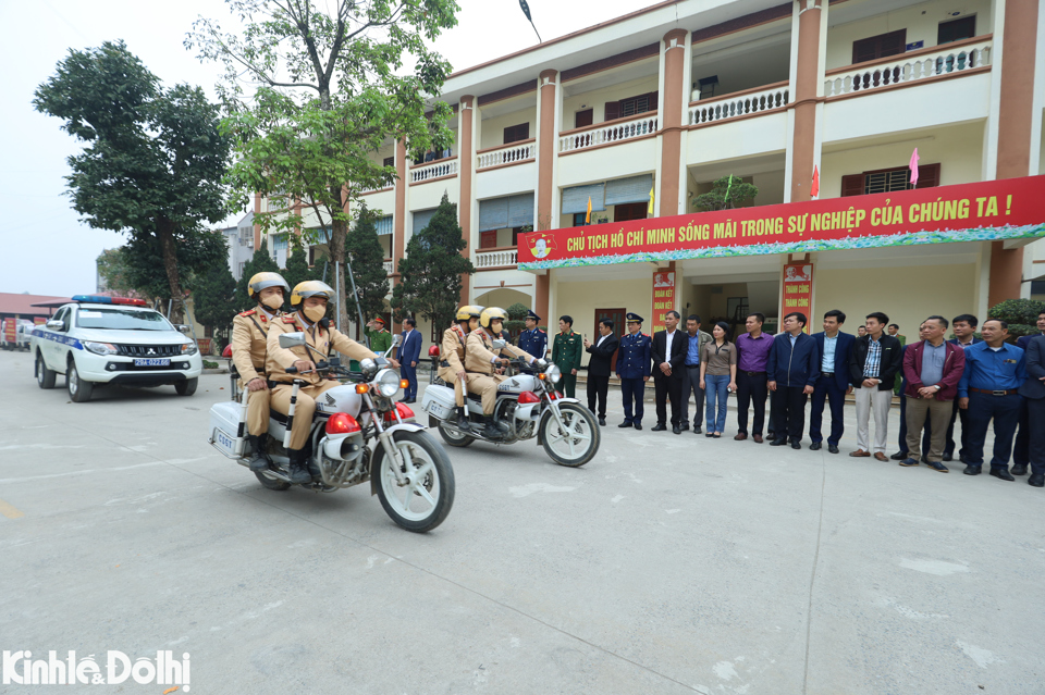 Lễ ra qu&acirc;n Tổng kiểm tra, xử l&yacute; , giải quyết vi phạm về trật tự, ATGT, trật tự đ&ocirc; thị, trật tự c&ocirc;ng cộng tr&ecirc;n địa b&agrave;n huyện Ba V&igrave; năm 2023 tổ chức s&aacute;ng ng&agrave;y 15/3.