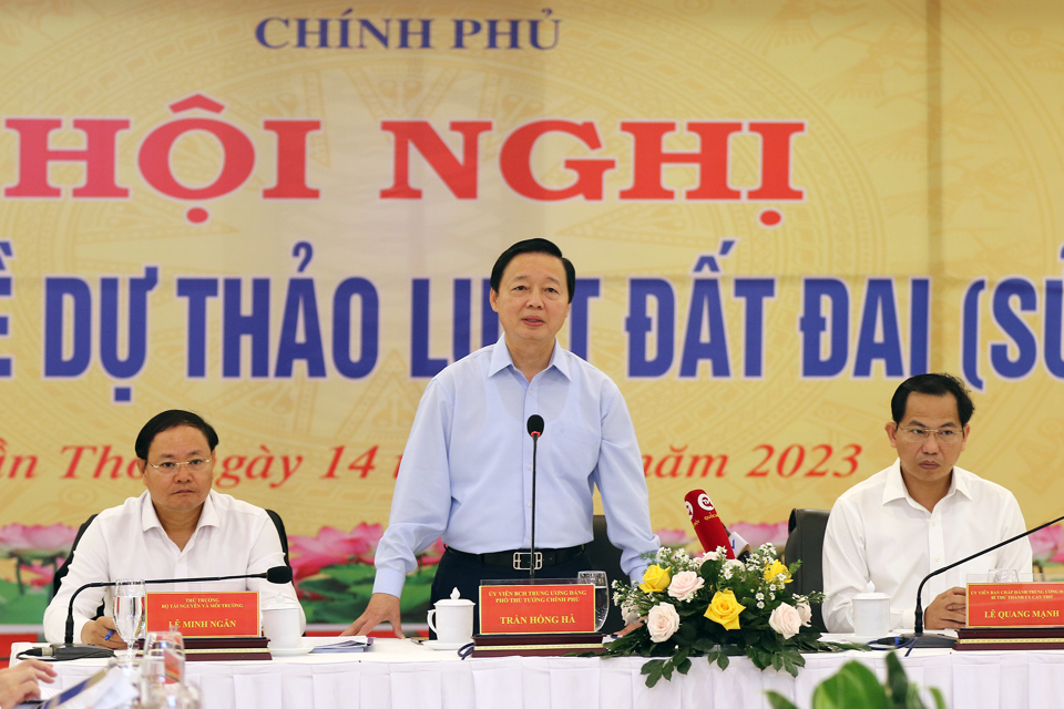 Phó Thủ tướng Trần Hồng Hà phát biểu tại hội nghị. Ảnh: Minh Khôi
