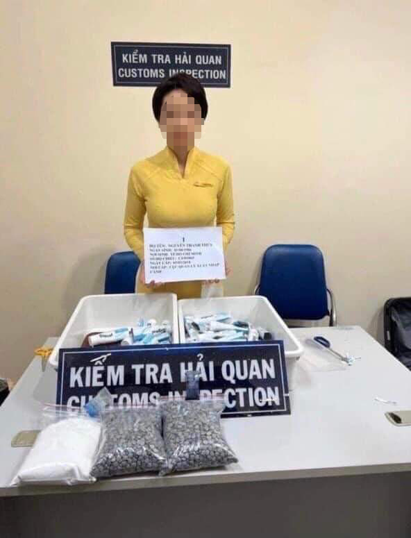 4 tiếp viên hàng không mang ma túy từ Pháp về Việt Nam bằng cách nào? - Ảnh 1