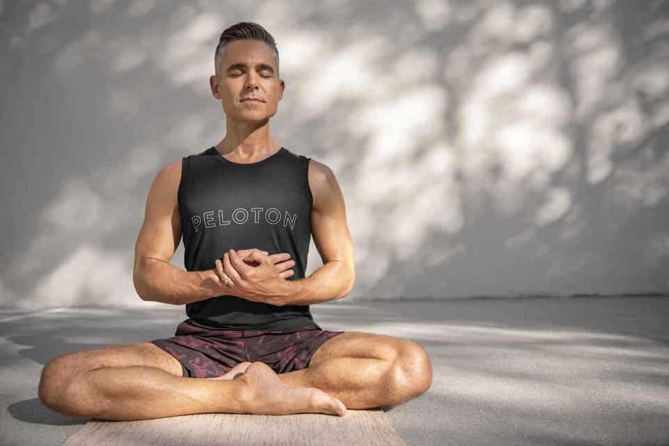 Tại sao tập Yoga lại tốt cho sức khỏe của nam giới? - Ảnh 1