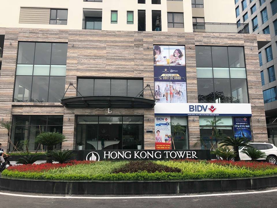 Tại t&ograve;a nh&agrave; Hong Kong Tower&nbsp;đ&atilde; xảy ra tranh chấp k&eacute;o d&agrave;i nhiều năm giữa c&aacute;c nh&agrave; đầu tư.