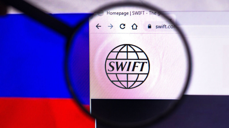 Nga cấm sử dụng hệ thống thanh to&aacute;n SWIFT cho c&aacute;c giao dịch trong nước. Ảnh: RT