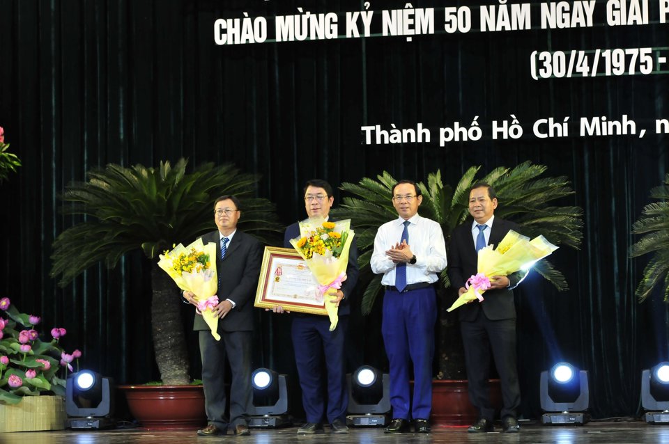Sở N&ocirc;ng nghiệp v&agrave; Ph&aacute;t triển N&ocirc;ng th&ocirc;n TP Hồ Ch&iacute; Minh vinh dự được tặng thưởng Hu&acirc;n chương Độc lập Hạng Nhất.