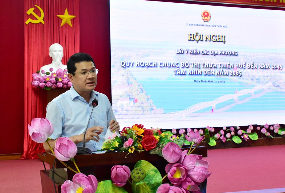 Ph&oacute; Chủ tịch UBND tỉnh Thừa Thi&ecirc;n Huế Ho&agrave;ng Hải Minh ph&aacute;t biểu tại hội nghị.