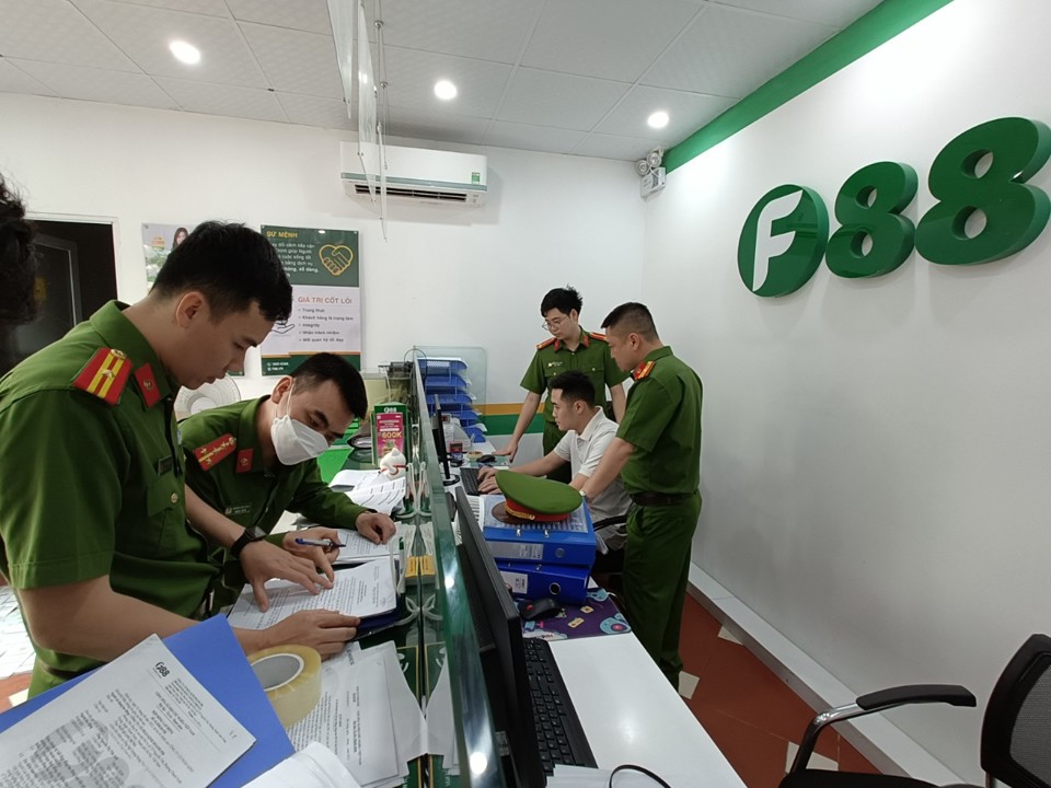 C&ocirc;ng an tỉnh Bắc Giang kiểm tra tại 18 địa điểm kinh doanh của Chi nh&aacute;nh C&ocirc;ng ty cổ phần kinh doanh F88.