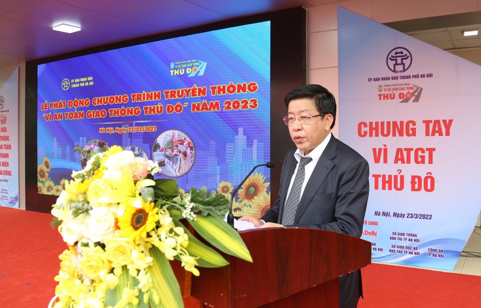 Ph&oacute; Chủ tịch UBND TP H&agrave; Nội Dương Đức Tuấn ph&aacute;t biểu tại buổi lễ&nbsp;