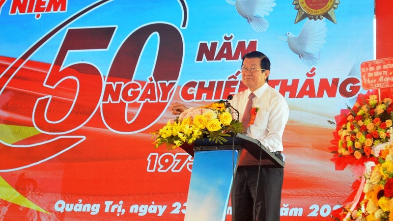 Nguy&ecirc;n Chủ tịch nước Trương Tấn Sang - chiến sĩ c&aacute;ch mạng bị địch bắt t&ugrave; đ&agrave;y tại trại giam Ph&uacute; Quốc x&uacute;c động &ocirc;n lại về một thời h&agrave;o h&ugrave;ng, về kh&iacute; ph&aacute;ch ki&ecirc;n trung bất khuất của chiến sĩ c&aacute;ch mạng v&agrave; người y&ecirc;u nước bị địch bắt t&ugrave; đ&agrave;y.