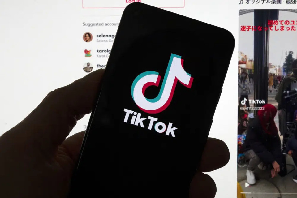 Gi&aacute;m đốc điều h&agrave;nh Tik Tok đang cố giải th&iacute;ch với Ủy ban của Quốc hội Mỹ về t&iacute;nh an to&agrave;n, độ bảo mật th&ocirc;ng tin của ứng dụng n&agrave;y. Nguồn: AP