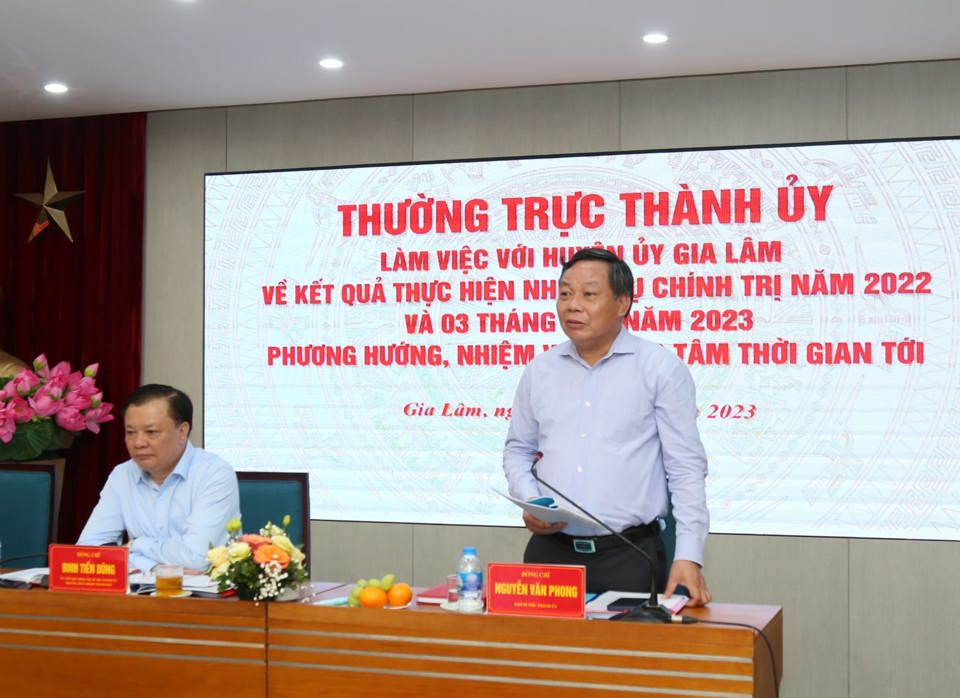 Ph&oacute; B&iacute; thư Th&agrave;nh ủy H&agrave; Nội Nguyễn Văn Phong đưa ra những gợi &yacute; cho huyện Gia L&acirc;m