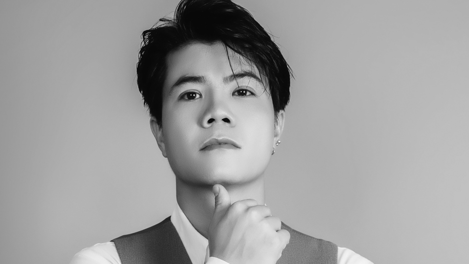 Ca sĩ Đinh Mạnh Ninh&nbsp;được v&agrave;o đề cử Giải Cống hiến 2023 ở 3 hạng mục. Ảnh: BTC.