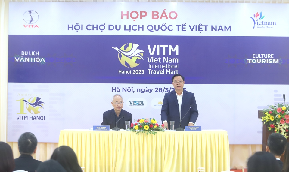 Quang cảnh buổi họp b&aacute;o. Ảnh: Lại Tấn.