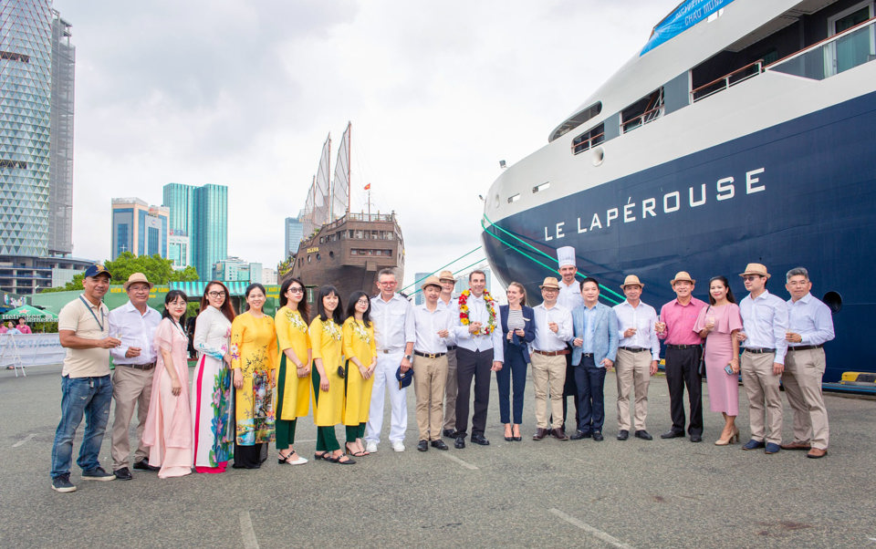 Saigontourist đón khách du lịch tàu biển quốc tế đến Việt Nam du lịch. Ảnh: Hoài Nam
