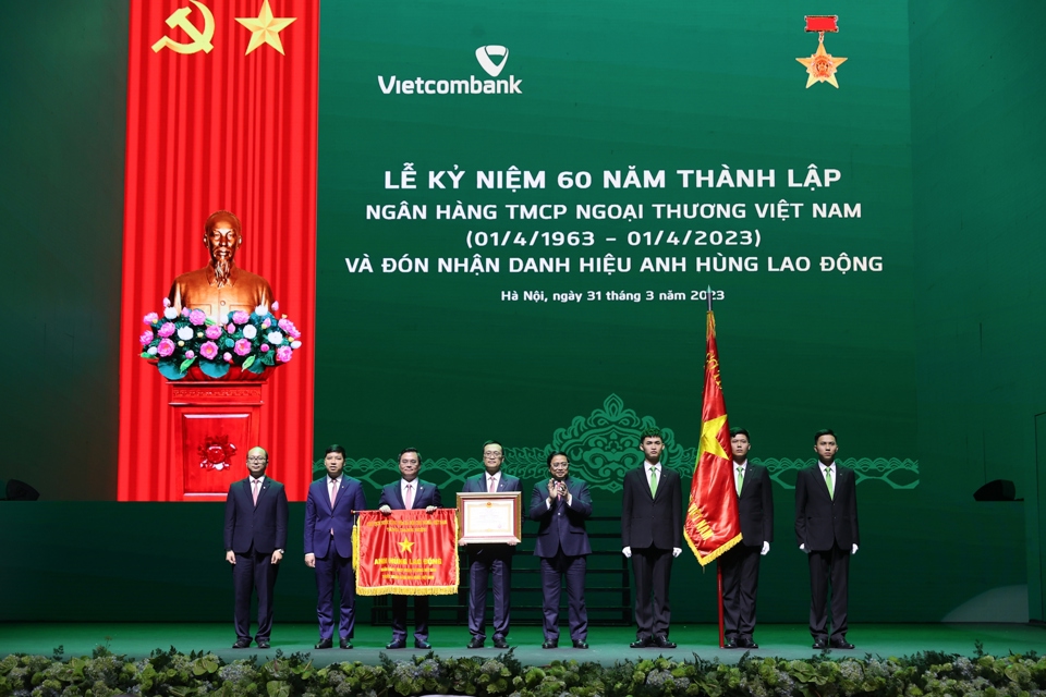 Thủ tướng Phạm Minh Chính: 6 nhiệm vụ trọng tâm của toàn ngành ngân hàng - Ảnh 3