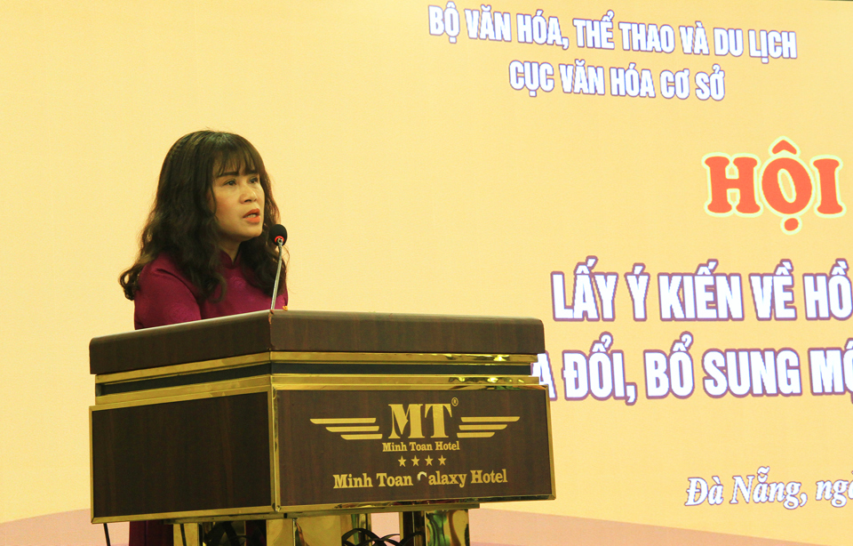 Cục trưởng Cục Văn h&oacute;a Cơ sở Ninh Thị Thu Hương ph&aacute;t biểu tại hổi thảo. Ảnh: Quang Hải