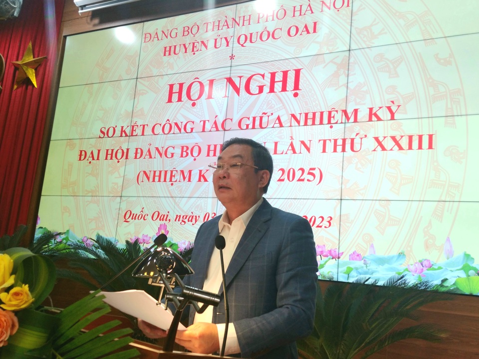 Ph&oacute; Chủ tịch Thường trực UBND TP L&ecirc; Hồng Sơn ph&aacute;t biểu tại hội nghị