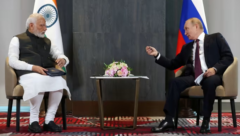 Thủ tướng Ấn Độ Narendra Modi gặp gỡ Tổng thống Nga Vladimir Putin v&agrave;o th&aacute;ng 9/2022. Ảnh: Reuters.&nbsp;