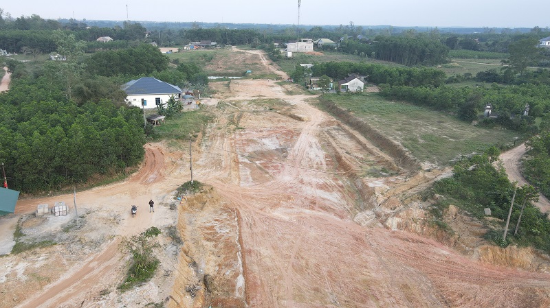 Dự &aacute;n vẫn giậm ch&acirc;n tại chỗ d&ugrave; chủ đầu tư đ&atilde; c&oacute; nhiều văn bản nhắc nhở, đ&ocirc;n đốc cũng như cam kết của nh&agrave; thầu.