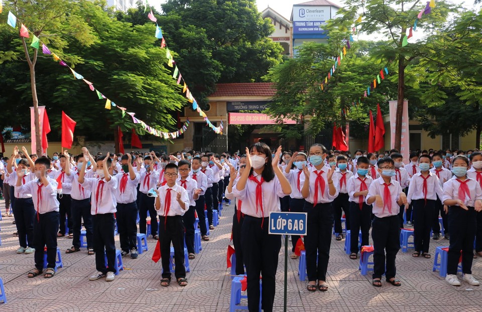 Học sinh khối 6- Trường THCS Văn Quán, quận Hà Đông (Ảnh: FBNT)