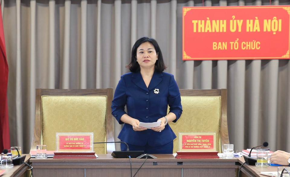 Ph&oacute; B&iacute; thư Thường trực Th&agrave;nh uỷ Nguyễn Thị Tuyến ph&aacute;t biểu tham luận tại hội nghị.
