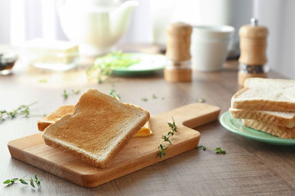 Ăn bánh mì hàng ngày gây tác hại cho sức khỏe như thế nào? - Ảnh 1