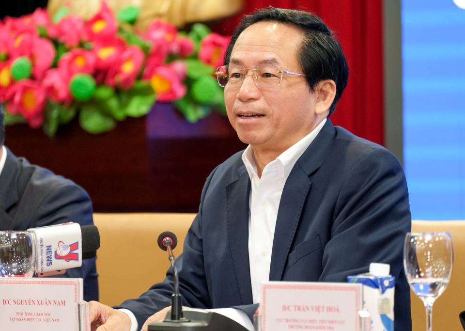 Ph&oacute; Tổng Gi&aacute;m đốc EVN Nguyễn Xu&acirc;n Nam chia sẻ về khoản lỗ trong năm 2022. Ảnh: Khắc ki&ecirc;n