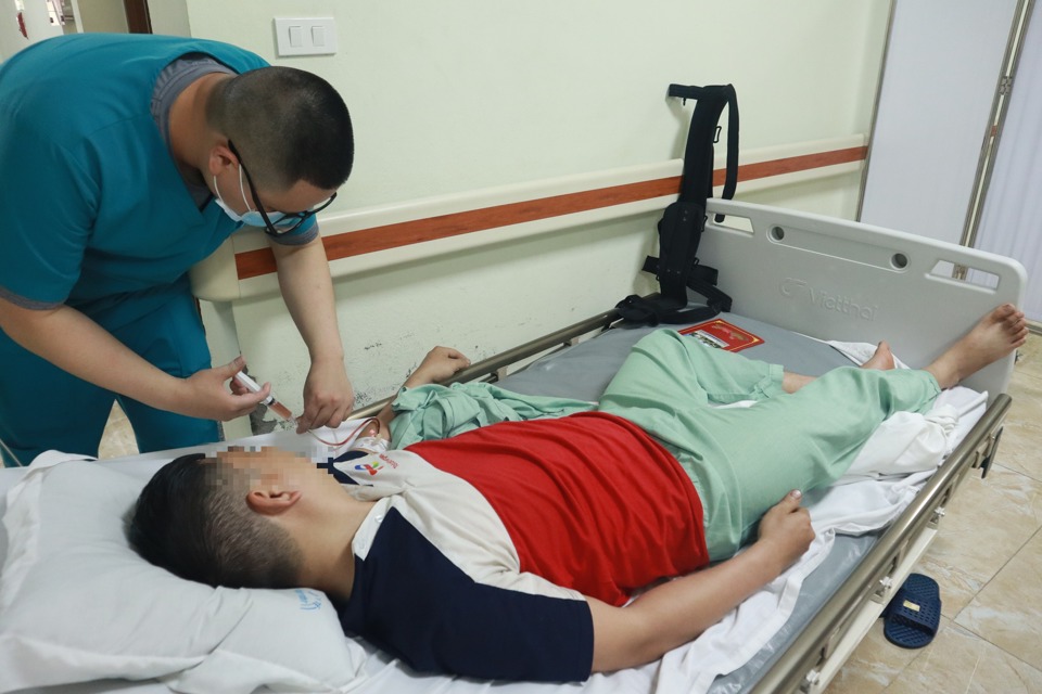 Vụ tai nạn liên hoàn ở đường Võ Chí Công: Nhiều bệnh nhân đa chấn thương rất nặng - Ảnh 6