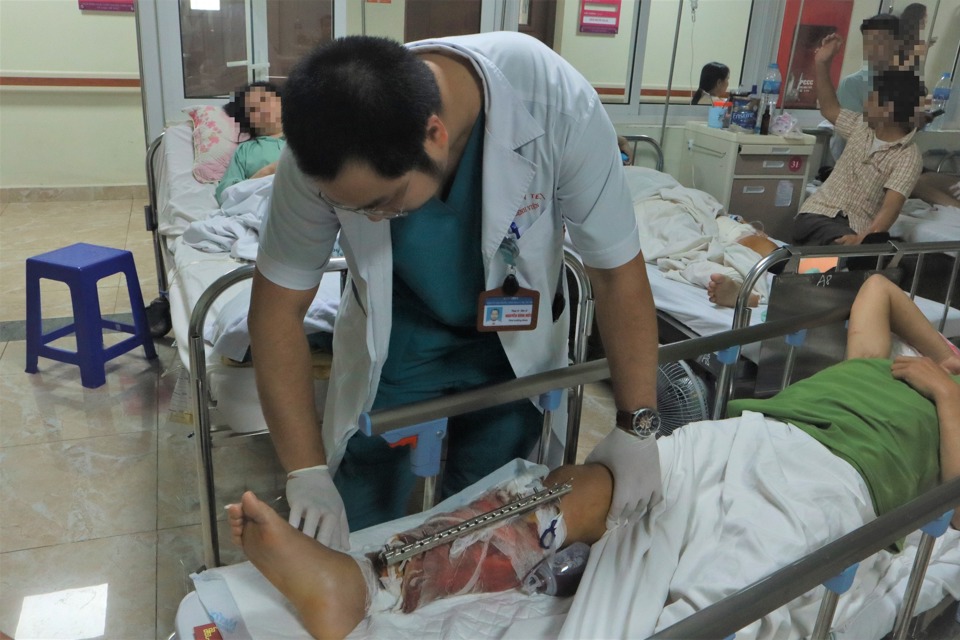 Vụ tai nạn liên hoàn ở đường Võ Chí Công: Nhiều bệnh nhân đa chấn thương rất nặng - Ảnh 3