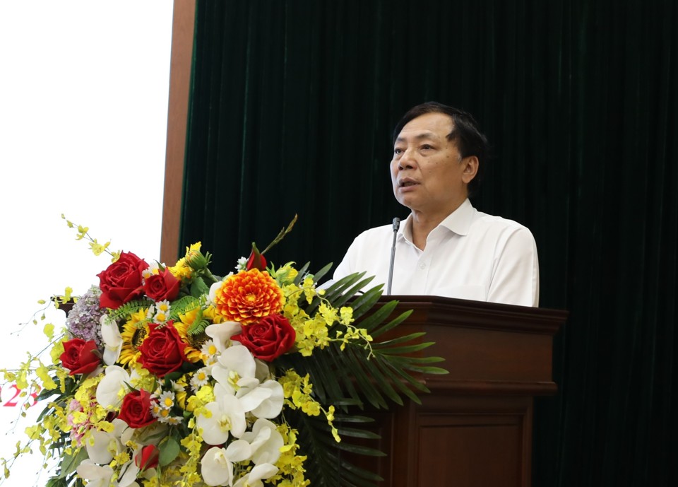 B&iacute; thư Quận ủy Hai B&agrave; Trưng Nguyễn Văn Nam ph&aacute;t biểu chỉ đạo tại hội nghị.